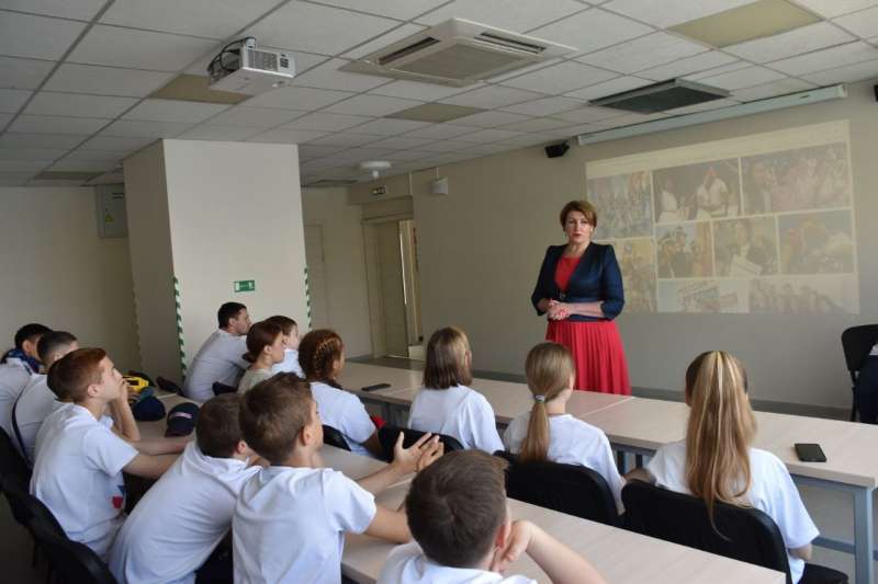 Для юных спортсменов из детского лагеря под Севастополем прошел открытый урок «Россия – страна возможностей»
