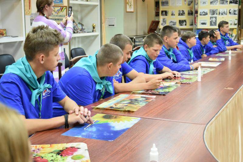 Для детей из ДНР и ЛНР в регионах стартуют новые «Университетские смены» 