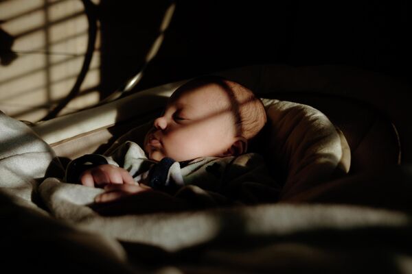 Как правильно уложить ребенка спать: лучшие способы для уставших родителей