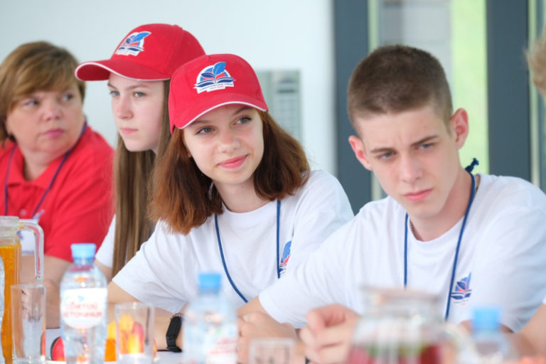 Российские педвузы встречают новых участников «Университетских смен»