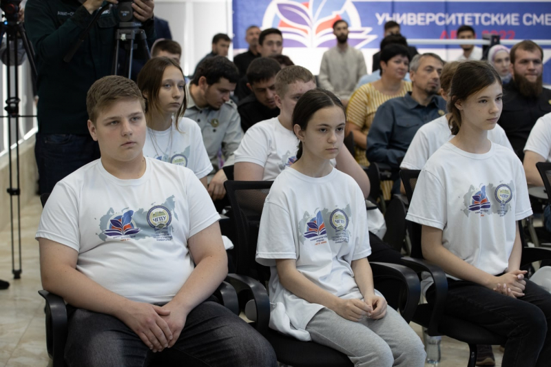 Сергей Кравцов и Рамзан Кадыров пообщались с участниками «Университетской смены» в ЧГПУ