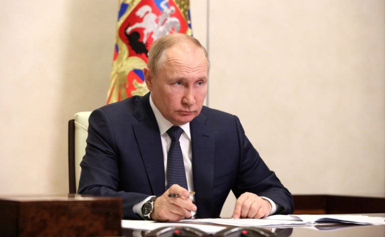 Владимир Путин: «Приоритетным является строительство и ремонт школ в сельской местности и малых городах»