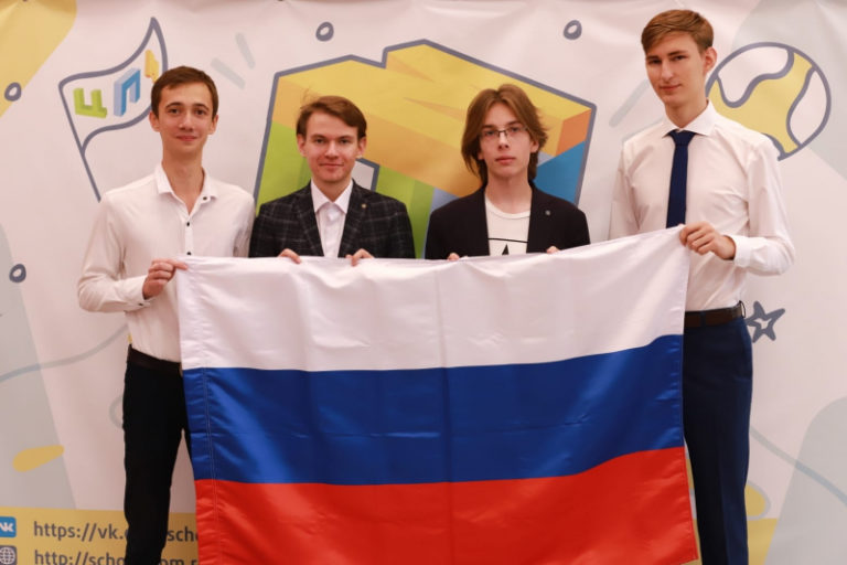 Золотые медали завоевали все члены российской сборной на 54-й Международной химической олимпиаде школьников