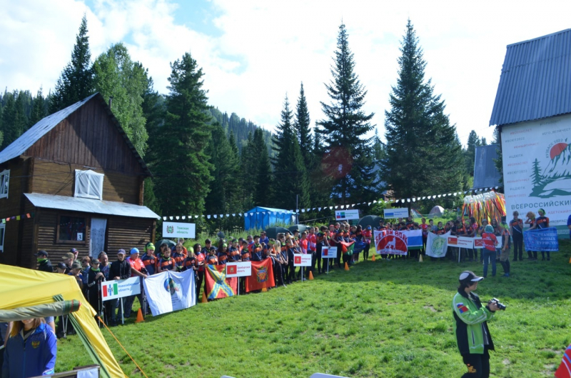 Юные туристы из 13 регионов поднимутся на вершины гор Кузбасса в рамках акции «Вершины Воинской славы»