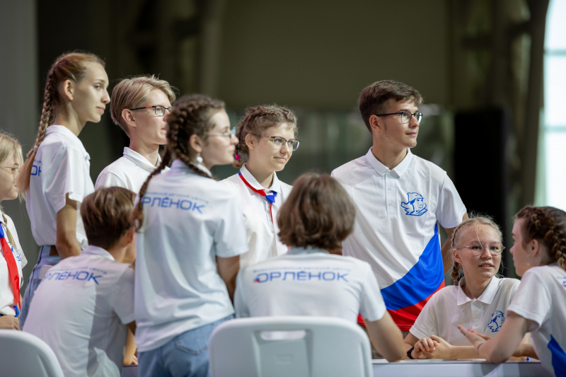 Министр просвещения России принял участие в турнире «Что? Где? Когда?» в «Орленке»