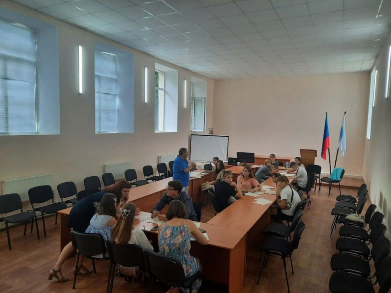 Российские педагоги проводят в ЛНР презентации конкурса «Большая перемена» 