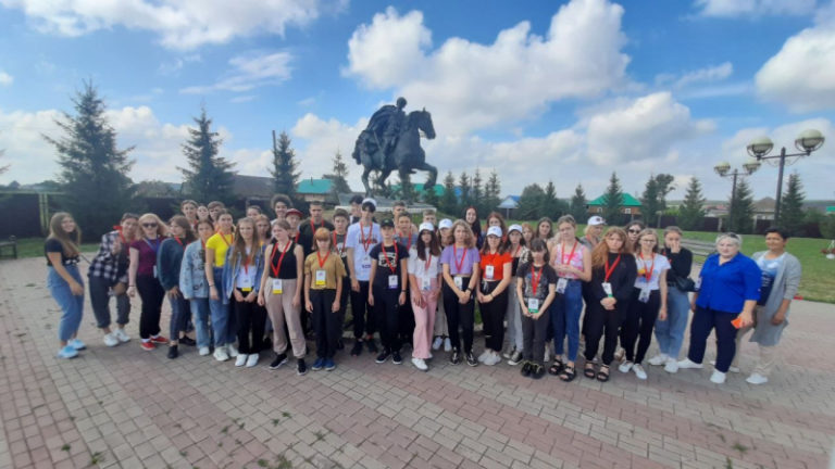 Школьники из ДНР и ЛНР приезжают в педвузы России на «Университетские смены»
