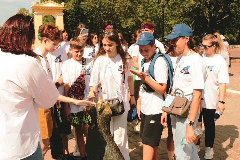 Школьники из ДНР и ЛНР приезжают в педвузы России на «Университетские смены» 