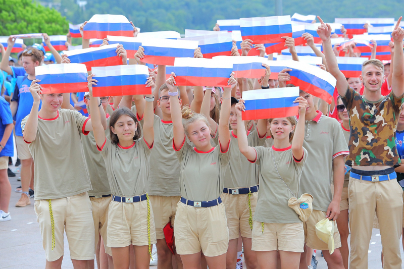В День Государственного флага активисты РДШ проводят творческие, образовательные и спортивные мероприятия