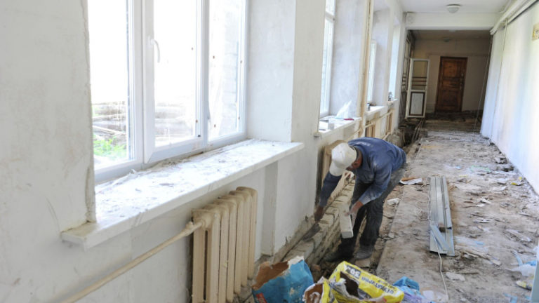 В Новосибирской области отремонтируют более 120 школ
