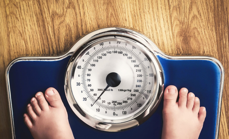 Норма веса ребенка: таблицы показателей по возрастам, причины отклонений