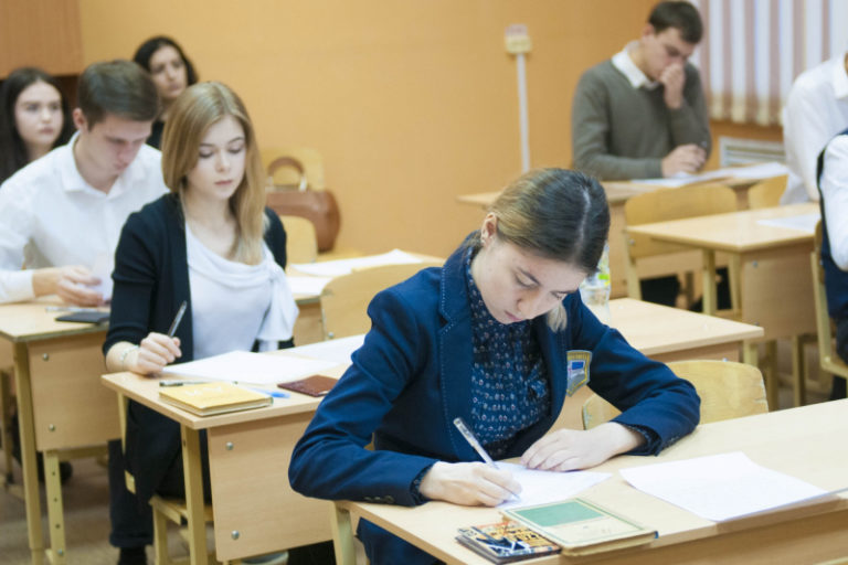 Порядка 7,5 миллионов учеников 5–9-х классов напишут всероссийские проверочные работы