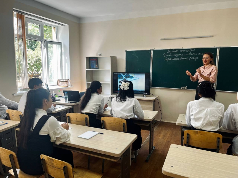 Российские учителя провели в Узбекистане занятия, посвященные Международному дню грамотности