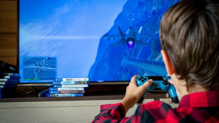 Оценка содержания видеоигр важна для будущего детей, заявили в Совфеде