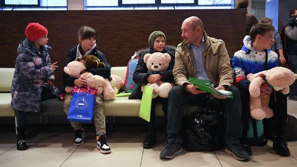 В Подмосковье устроили праздник сиротам из Донбасса