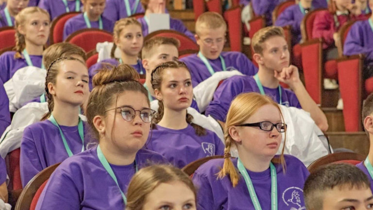 Всероссийский юношеский педагогический форум объединил 300 учеников психолого-педагогических классов